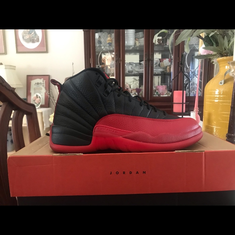 Air Jordan retro 12 flu game bred size 10.5